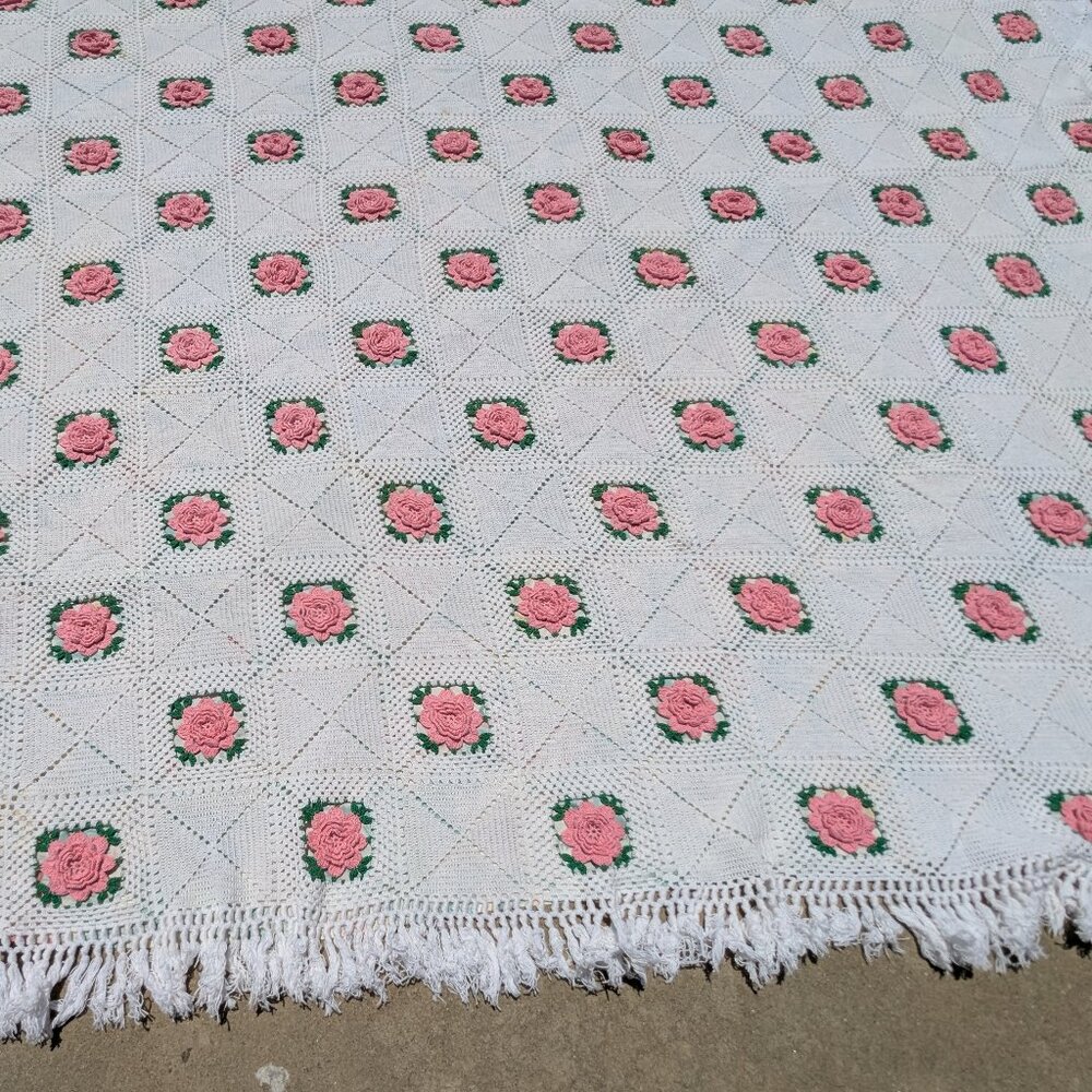 Vintage Hand Crocheted Cotton Bedspread-1954 Rose Bower Pattern-White Pink Green - Picture 4 of 15